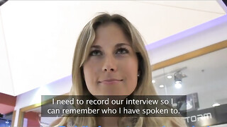 Jennifer pénzért a verdában kúr