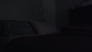 Tini bige pornóra maszturbál