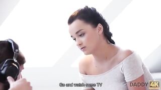 Tini csaj és az vén manus
