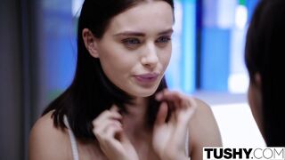 Lana Rhoades popsiba kefélve