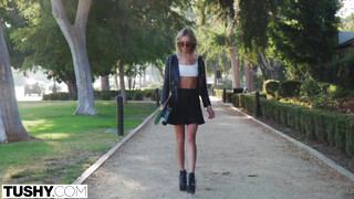 Tushy - Chloe Temple ánusza megkefélve