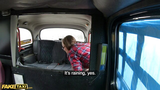 Fake Taxi - Lady Bug a fiatal sulis nőci