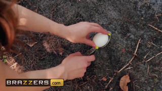 Brazzers - Quinn Wilde a szabadban imád baszni