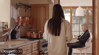 Deeper - Gianna Dior idősebb palival kúr