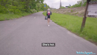 Public Agent - Mia Rose a méretes keblű tini bige