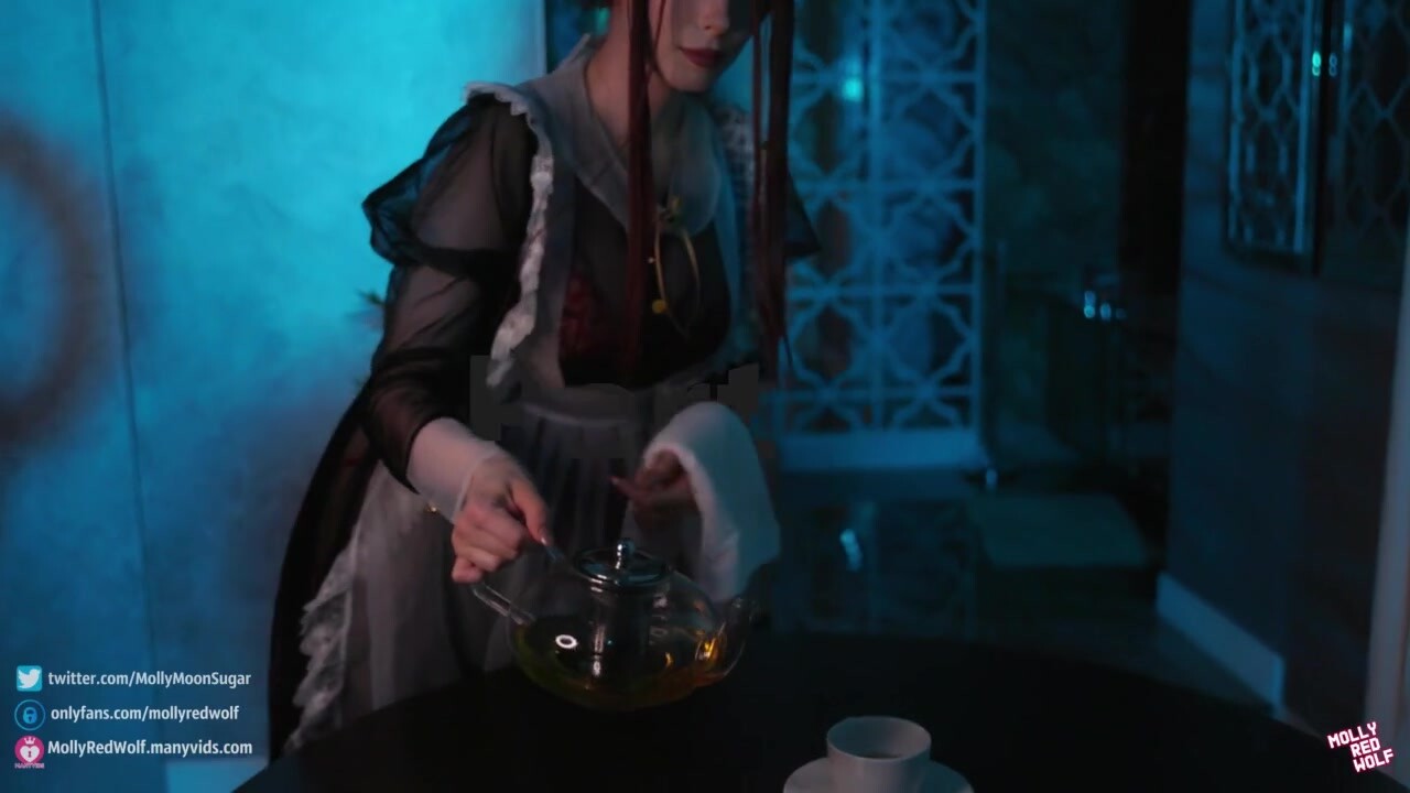 Perverz cosplayes tini lány