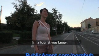 PublicAgent - Rövid hajú bige dugni akar