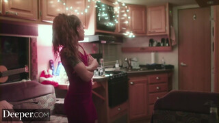 Deeper - Holly Hendrix és Evelyn Claire oboázzák egymást