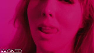 Wicked - Lena Paul szőrös pinája megkúrva