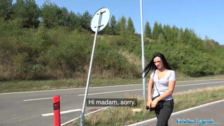 Hatalmas tőgyes tini nőci pénzért kúrel - Public Agent