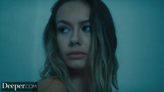 Deeper - Naomi Swann a perverz pici kiscsaj