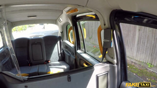Fake Taxi - Fiatal kisasszony kefél a taxiban
