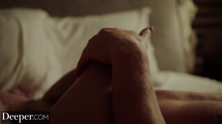 Gabbie Carter idősebb pasikkal dug - Deeper