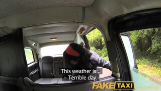 FakeTaxi - latin hölgyemény popóba rakva