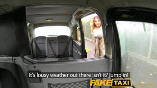 FakeTaxi - igazi aranyásó hölgyemény
