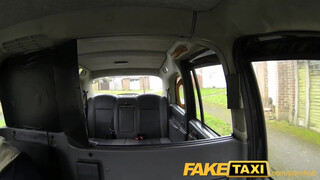 FakeTaxi - begerjedt kisasszony hívja a taxit