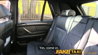 FakeTaxi - félénk hölgyemény belelendül a dologba
