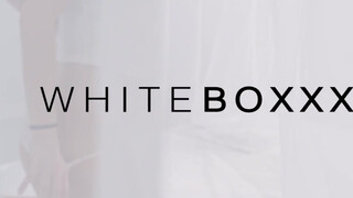 WhiteBoxxx - Zazie Skymm a magyar nőci popóba rakva
