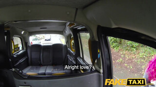 Fake Taxi - Hájas tetovált csaj benne van a szexben