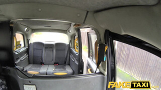 Fake Taxi - Rina Ellis a szexy sulis nőci