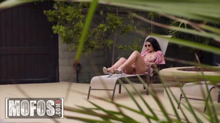 MOFOS - LaSirena69 a hatalmas cicis spanyol spiné