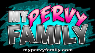 My pervy family - a végére csak leteszi a mobilt a spiné