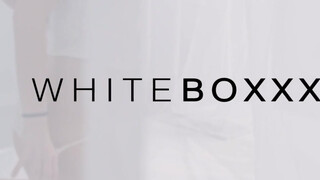 WhiteBoxxx - Silvia Dellai és Erika ribanca hármasban