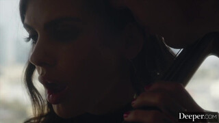 Deeper - Keisha Grey a hatalmas csöcsű fiatal spiné
