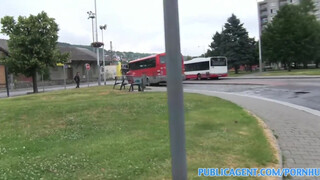 PublicAgent - Lulu Jung a hippi csajszi