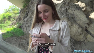 Public Agent - Arina Shy a félénk fiatal spiné