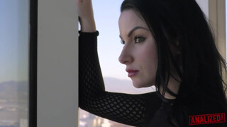 análized - Veruca James análjába csoki pélót nyomnak be