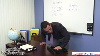 Josie Jagger a tanárral kúrel - Naughty America