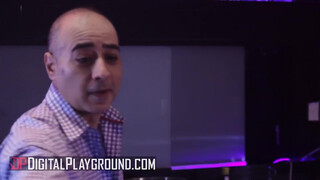 Digitalplaygournd - Aidra Fox a felizgult fiatal picsa