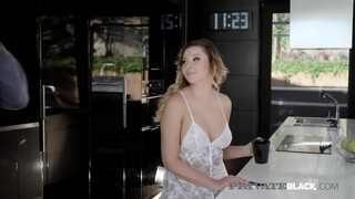 PrivateBlack - Anna Polina a méretes mellű fiatal nőci
