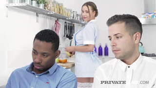 PrivateBlack - Taylor Sands hármasban kúr
