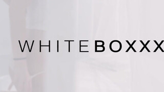 WHITEBOXXX - Nikki Hill muffja megdöngetve