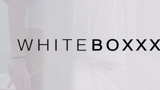 WhiteBoxxx - Lena Reif a méretes didkós orosz hölgyemény