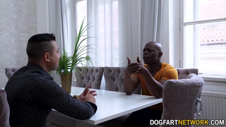 Kristy Black a pasija előtt megdöngetve