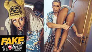 Fake Hostel Porn - Cassie Del Isla a izgató turista kisasszony