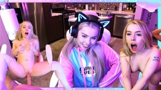 Haley Spades a izgató gamer kiscsaj